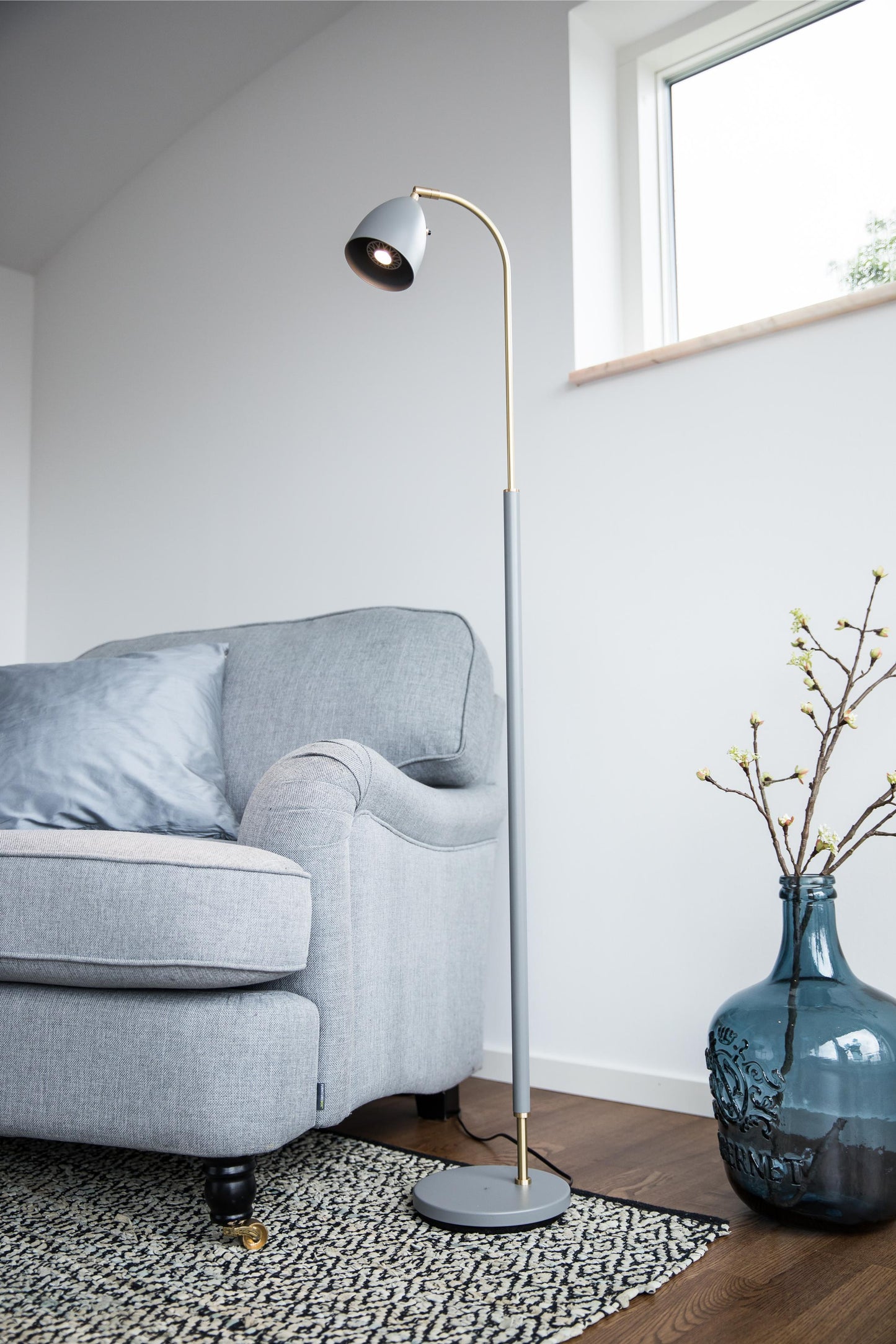 Deluxe Floor Lamp