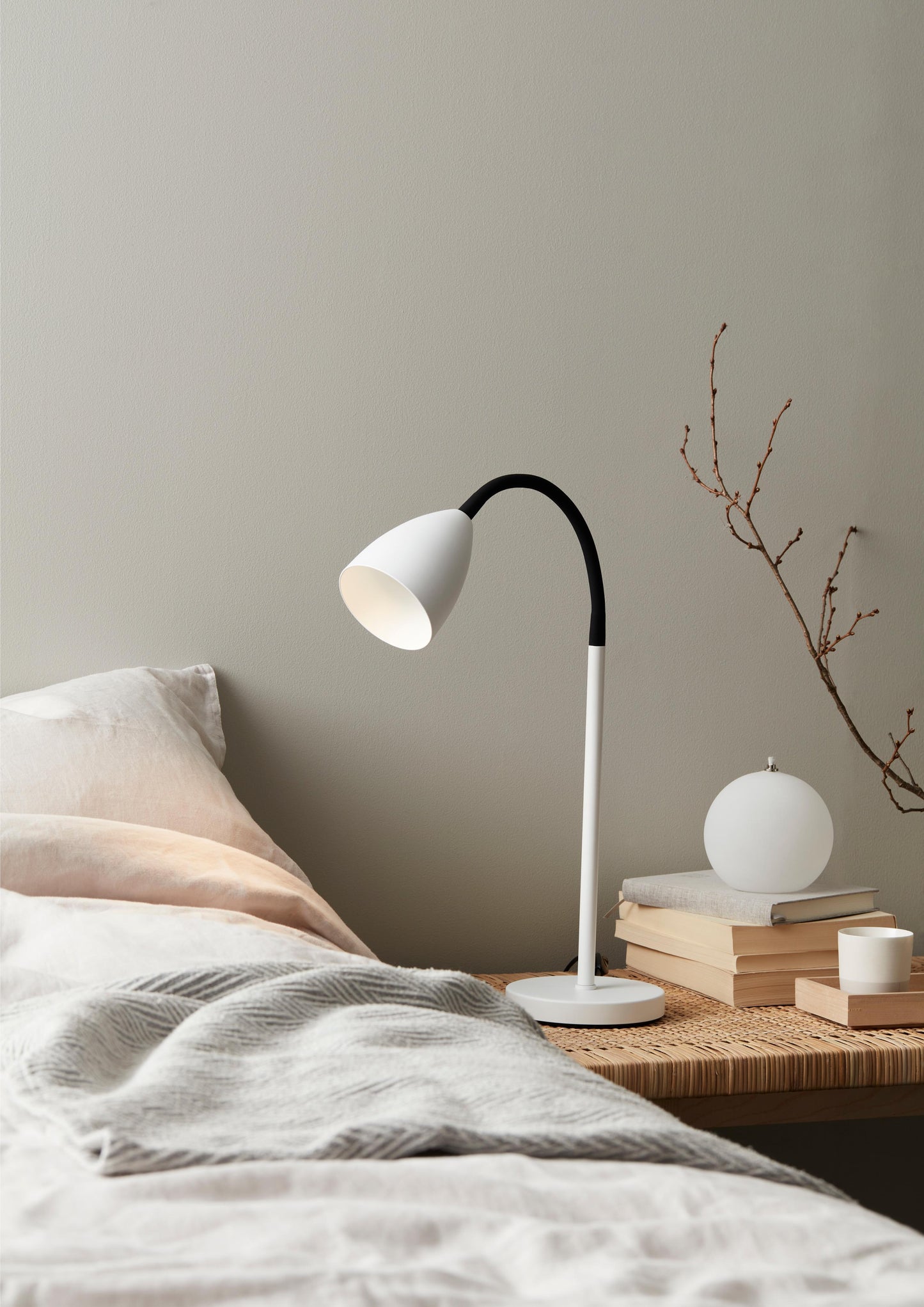 Trotsig Table Lamp