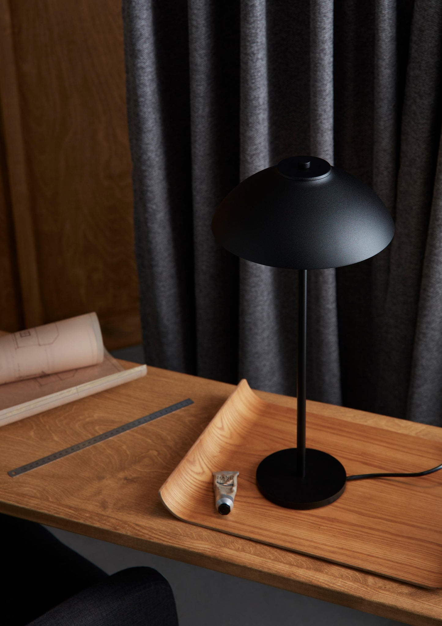 Vali High Table Lamp
